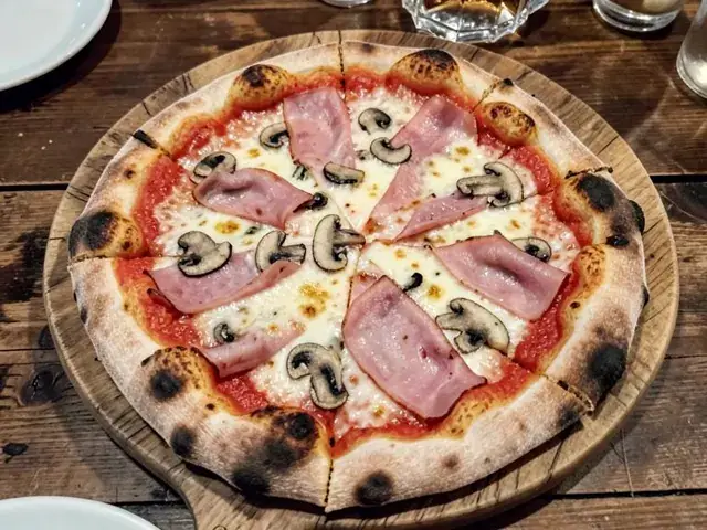 Prosciutto e Funghi